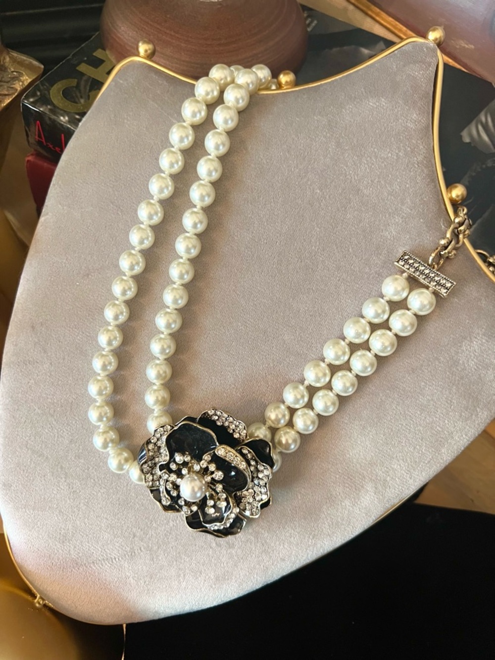 New! The “Met Gala” Statement Faux Pearl And Floral Necklace